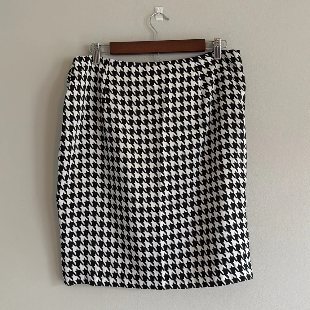 Liz Claiborne Houndstooth Skirt - Picture 6 of 6
